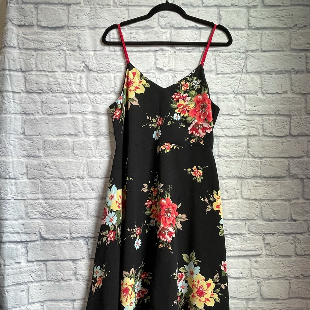 Lulu’s Black Floral Dress Red Handkerchief Trim LG